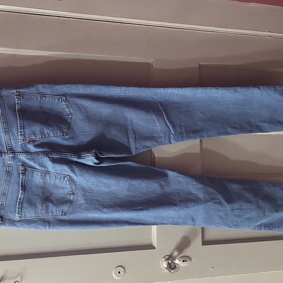 Levis Jeans 724 High Rise Straight, Size 31W 32 L, Never Worn - Picture 3 of 3